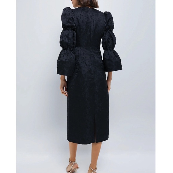 HYACINTH HOUSE Black Jacquard Puff Sleeve Midi Darcy Dress - Picture 5 of 11